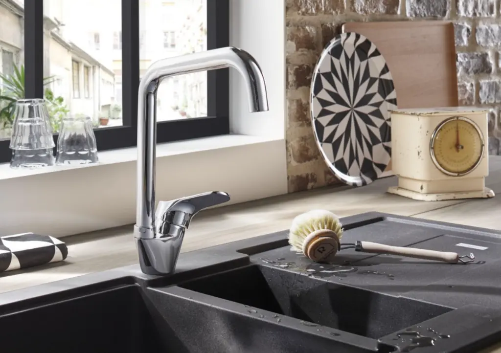 MITIGEUR EVIER BRIVE BEC ORIENTABLE.webp