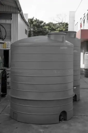 [001122] CITERNE 6350L H/SOL VERTICALE